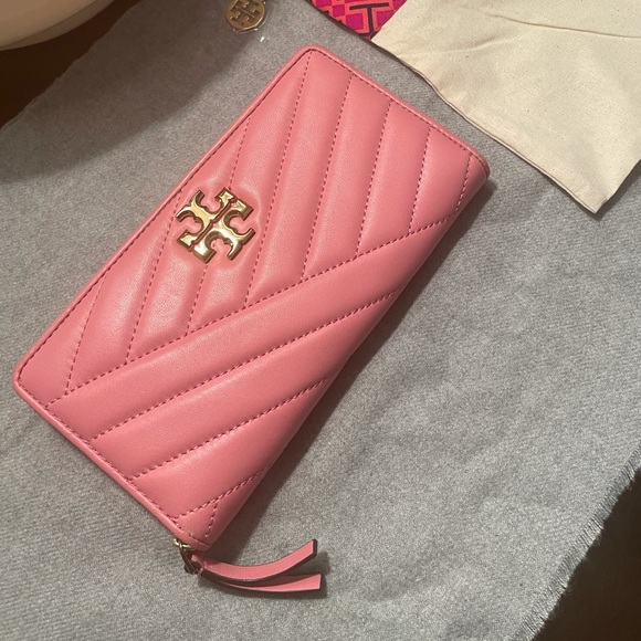 Tory Burch Handbags - Tory Burch Kira Chevron Leather Wallet Pink City